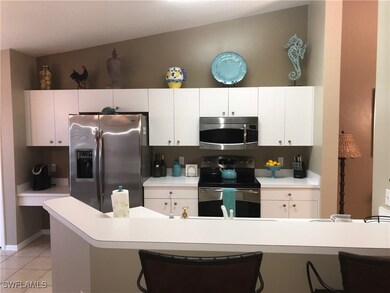 Kitchen Breakfast Bar