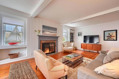 01_Living_Room_DSC_8472