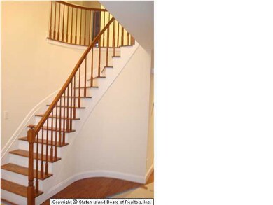 46 Bayview Ln, Staten Island, NY 10309 - photo 2