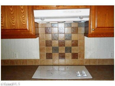 7449 Meadowbranch Rd, Seagrove, NC 27341 - photo 4