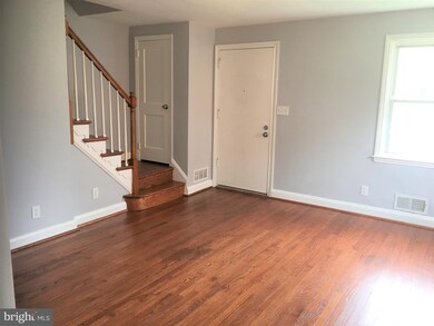 8627 Oak Rd, Parkville, MD 21234 - photo 4