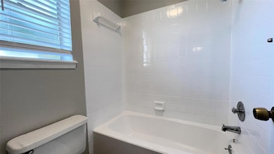 11953 Sunhillow Bend unit B, Austin, TX 78758 - photo 6