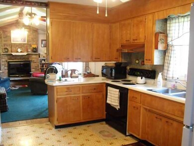 Kitchen. Eat-in kitchen with ceiling fan.