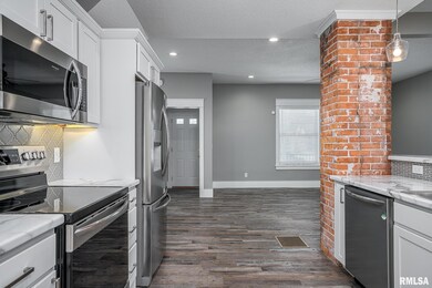 2415 Bridge Ave, Davenport, IA 52803 - photo 4