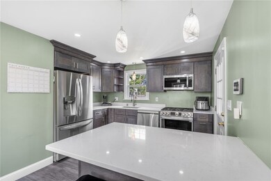 179 Rice St, Pawtucket, RI 02861 - photo 5