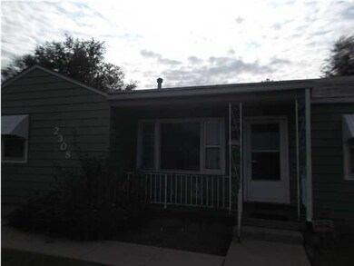 Another view of front of the home.