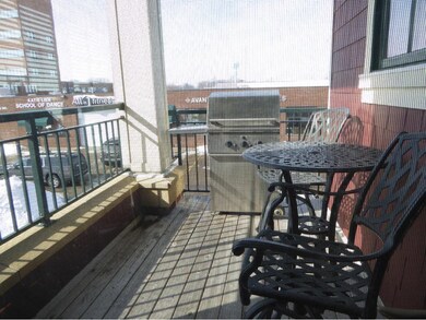 Balcony with gas grill (provided by the associatio
