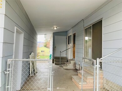 270 N Iowa Ave, East Wenatchee, WA 98802 - photo 2