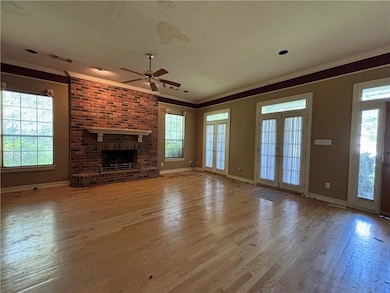 Living Rm w/ fireplace