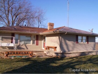 2179 Arcadia Rd, Jacksonville, IL 62650 - photo 2