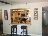 Kitchen breakfast bar