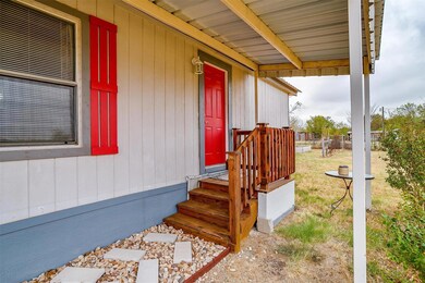 5212 Misty Hollow Dr, Joshua, TX 76058 - photo 3