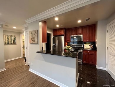 1708 Vista View Dr unit 1708, Farmingville, NY 11738 - photo 2