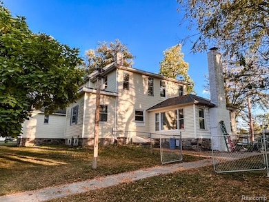 601 N Grand Ave, Fowlerville, MI 48836 - photo 2