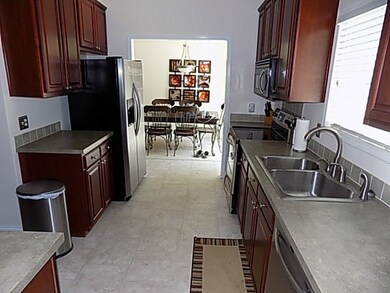 Lovely kitchen, plenty of cabinet spaces