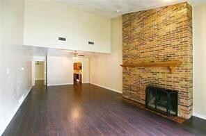 124 Hollyhill Ln unit 126, Denton, TX 76205 - photo 2