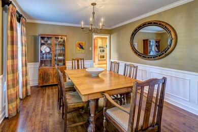 Formal Dining at it's best.