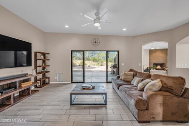 06-Living Area