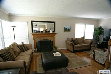 Open Living Room With Crown Molding