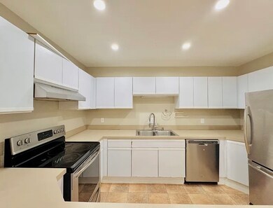 50 Winchester St unit 306, Brookline, MA 02446 - photo 3