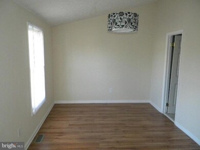 9339 Cabot Ct, Laurel, MD 20723 - photo 6