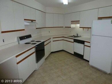 3041 Fallstaff Rd unit 206D, Baltimore, MD 21209 - photo 3