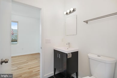 1918 E Cumberland St unit B, Philadelphia, PA 19125 - photo 5