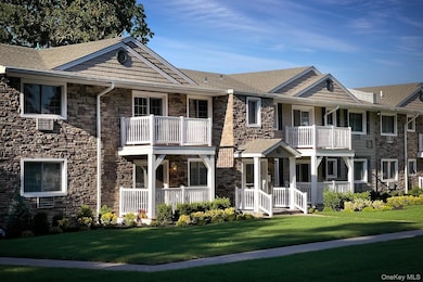 4 Williams Blvd unit 2G, Lake Grove, NY 11755 - photo 3