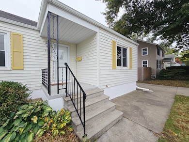 208 Prospect Ave, West Des Moines, IA 50265 - photo 2