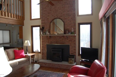 413 Canoe Brook Dr, Milford, PA 18428 - photo 3