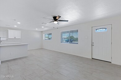 1215 E 5th Ave-7