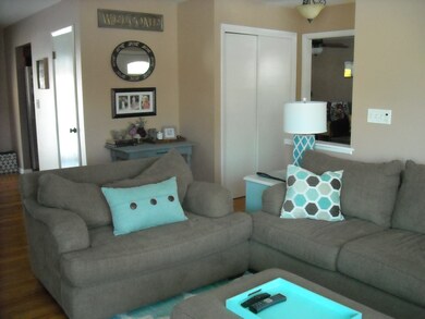 1868 Robert Ct unit 1, Aurora, IL 60506 - photo 2