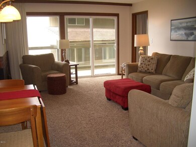 LR w/Patio Door to ocean view deck
