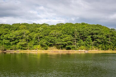 00 River Road, Cushing