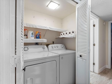 10182 Seminole Island Dr, Largo, FL 33773 - photo 7