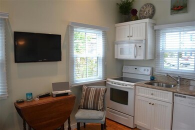 10 Washington Ave unit 1, Provincetown, MA 02657 - photo 4