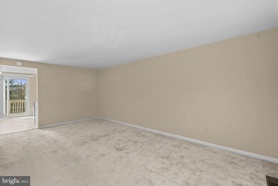 20559 Strath Haven Dr, Montgomery Village, MD 20886 - photo 3