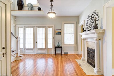 148 N Hawthorne Rd, Winston Salem, NC 27104 - photo 7