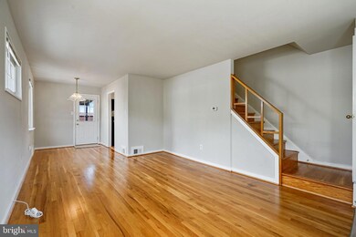 2236 Rollins Dr, Alexandria, VA 22307 - photo 6