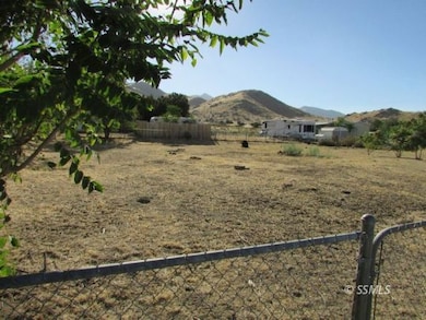 8408 Dawn Place, Weldon, CA 93240 - photo 5