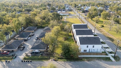 5006 Carmen St, Houston, TX 77033 - photo 2