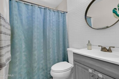 2324 E Crescent Ave-22
