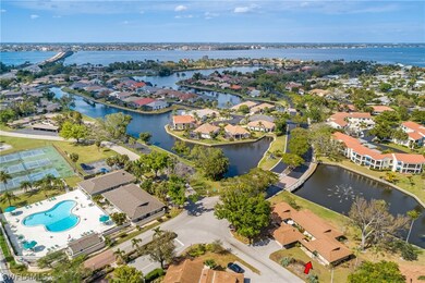 4279 Island Cir unit A, Fort Myers, FL 33919 - photo 3