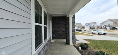 2661 Creek Bank Ct, Columbus, IN 47201 - photo 3