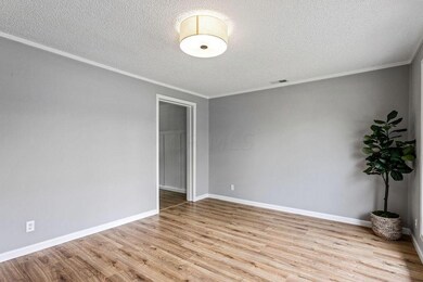 6564 Putnam Dr, Circleville, OH 43113 - photo 3