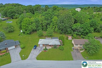 7320 W Hillcrest Ln, Slatington, PA 18080 - photo 5