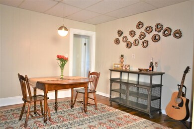 Dining room.