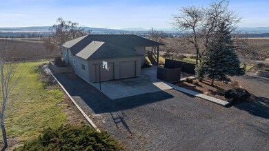 2490 NW Deschutes Dr, Madras, OR 97741 - photo 6