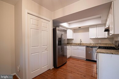 21923 Myrtlewood Square, Sterling, VA 20164 - photo 2