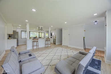 631 W Weathersfield Way, Schaumburg, IL 60193 - photo 6